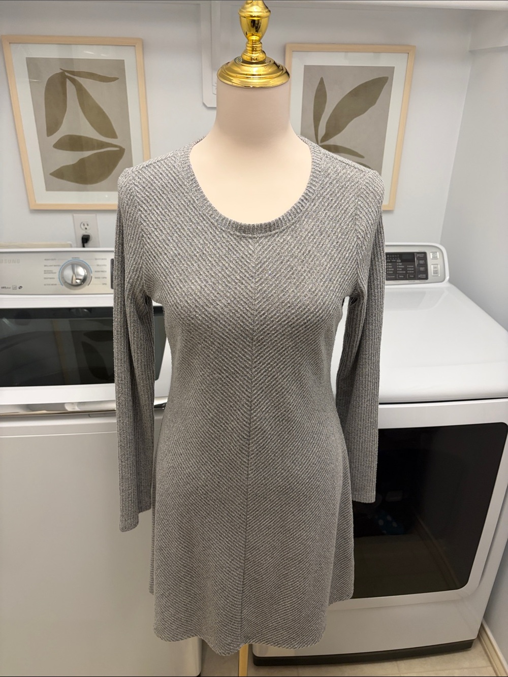 Used GAP Women’s Long Sleeve Gray Knit Dress